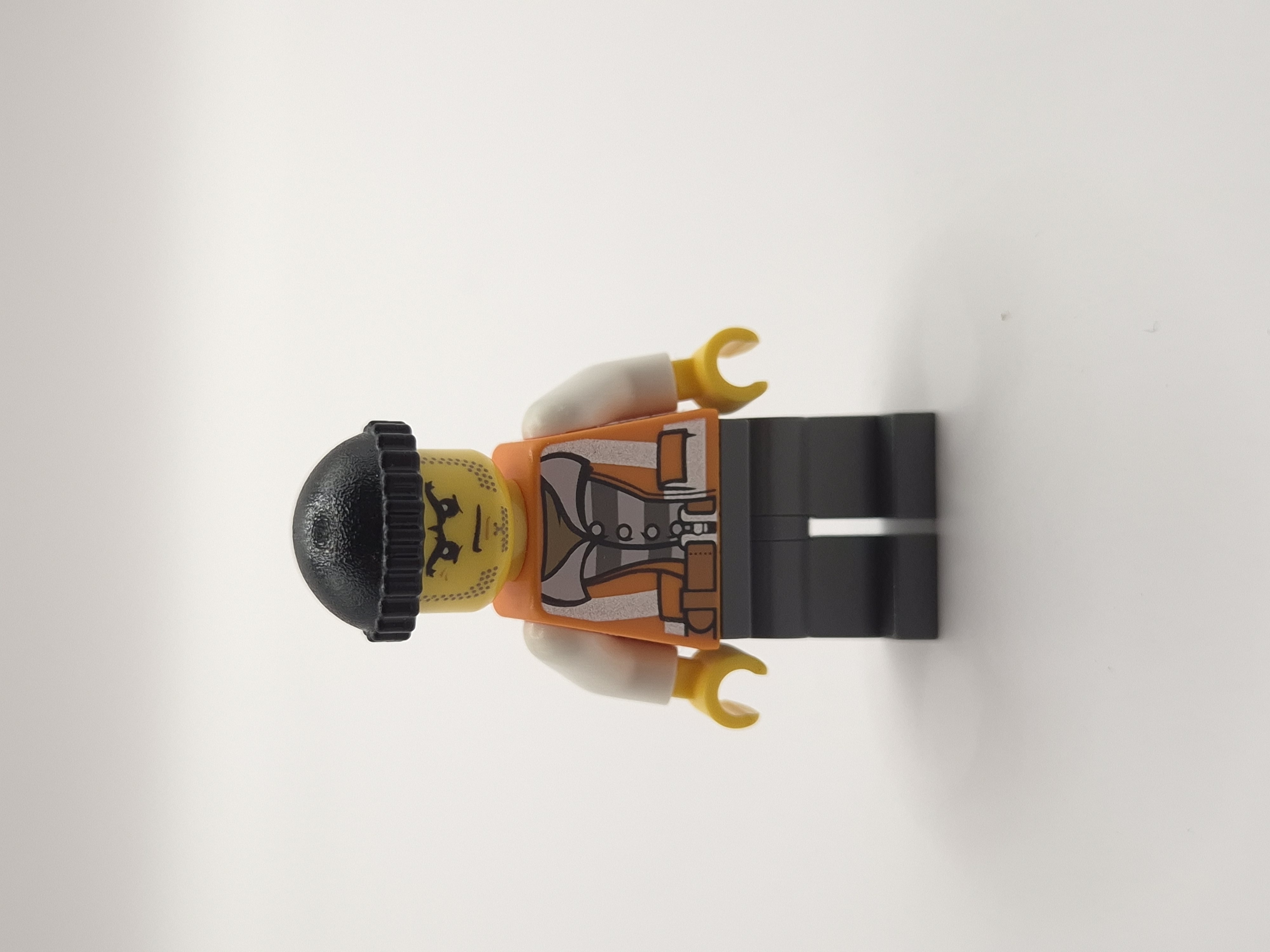 LEGO Minifigures - City Bandit обложки